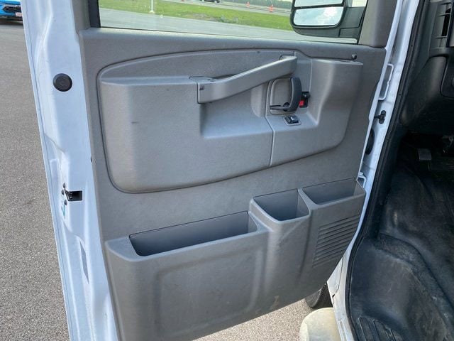 2023 Chevrolet Express Cargo Work Van - Photo 15