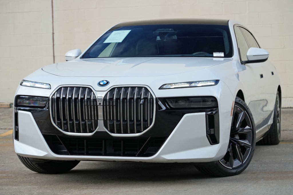 Used 2023 BMW i7 xDrive60 w/ Executive, M Sport & Driving Assist Pa Sedan