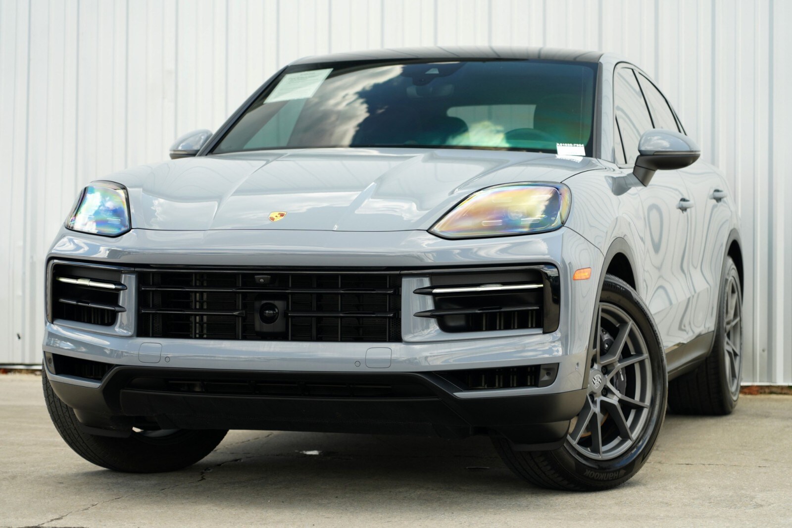 2024 Porsche Cayenne Coupe photo 3