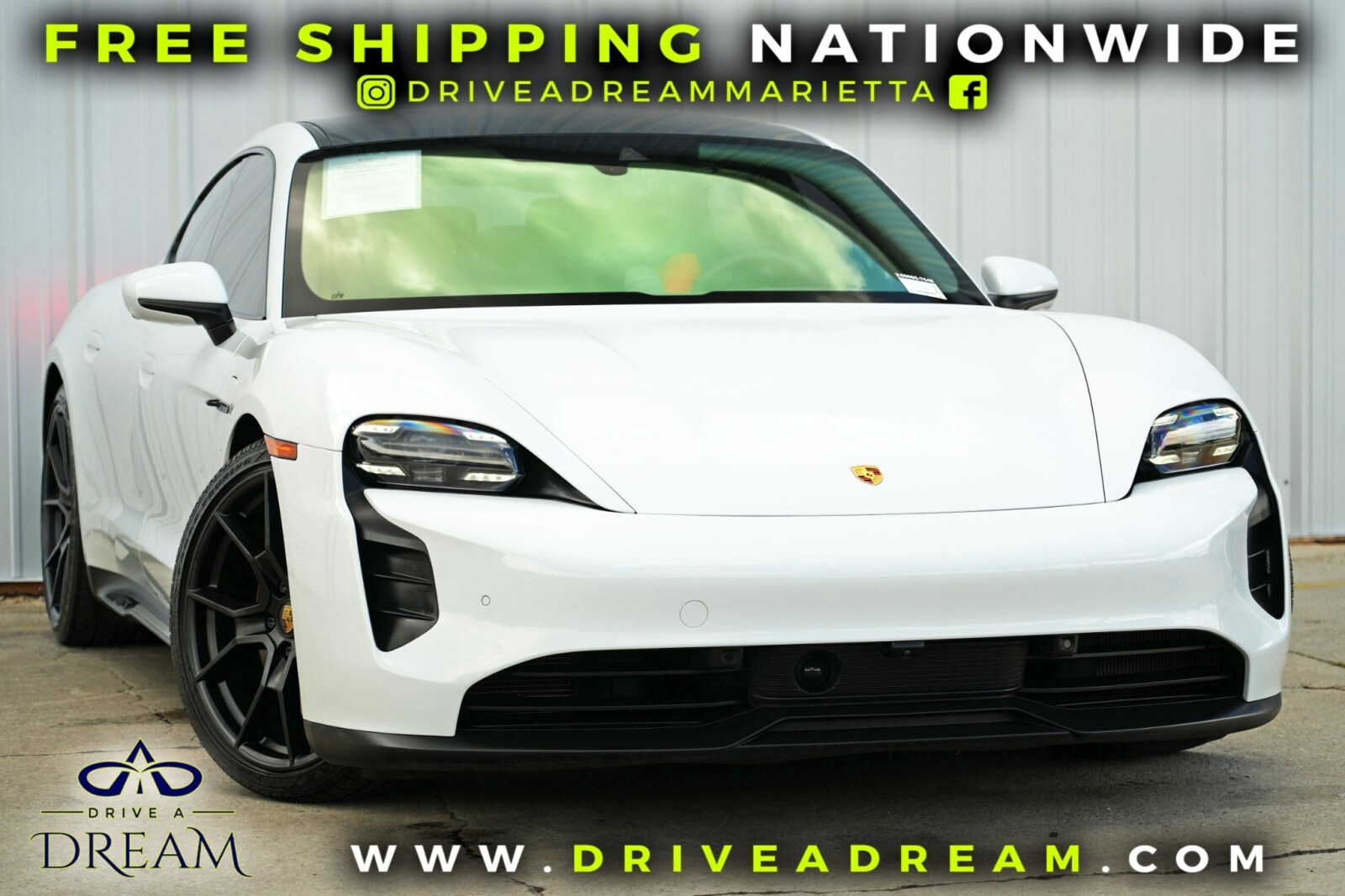 2022 Porsche Taycan GTS photo 2