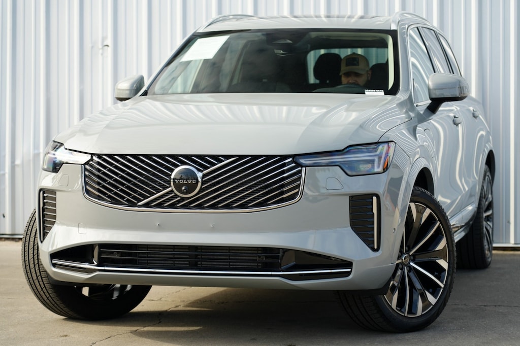 Used 2025 Volvo XC90 Plug-In Hybrid Plus SUV