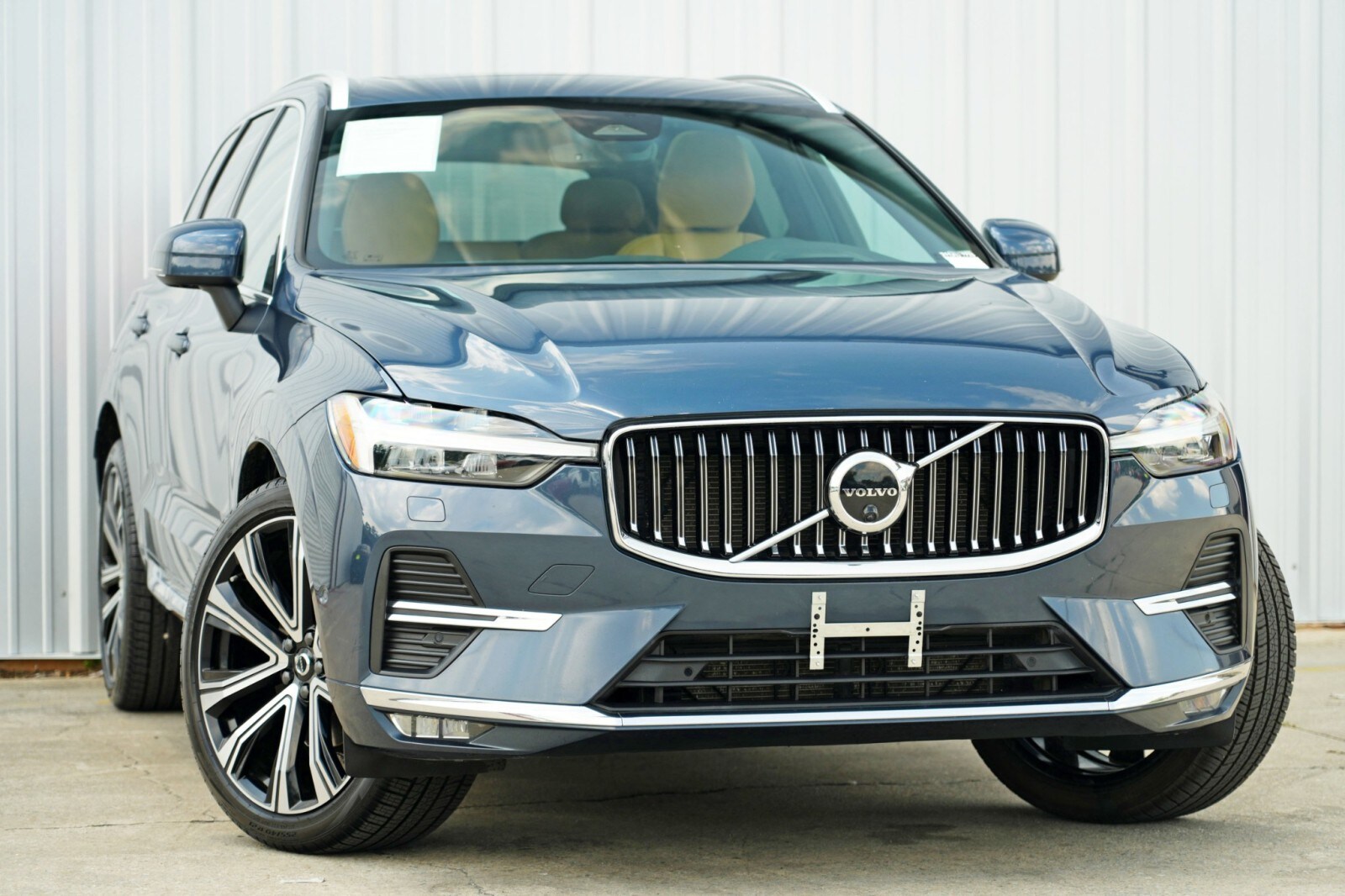 2023 Volvo XC60 Ultimate photo 4