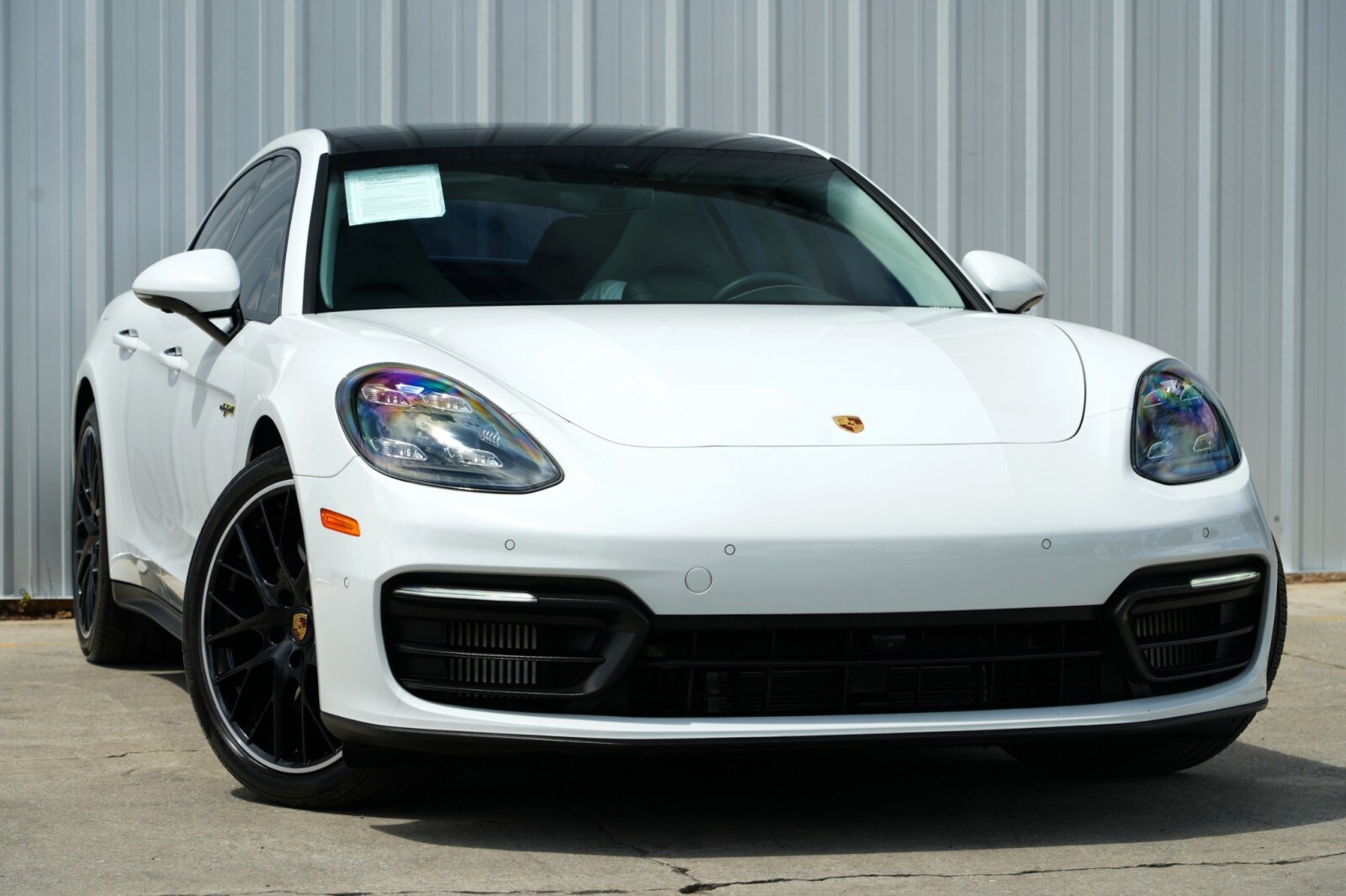 2022 Porsche Panamera 4 E-Hybrid Platinum photo 4