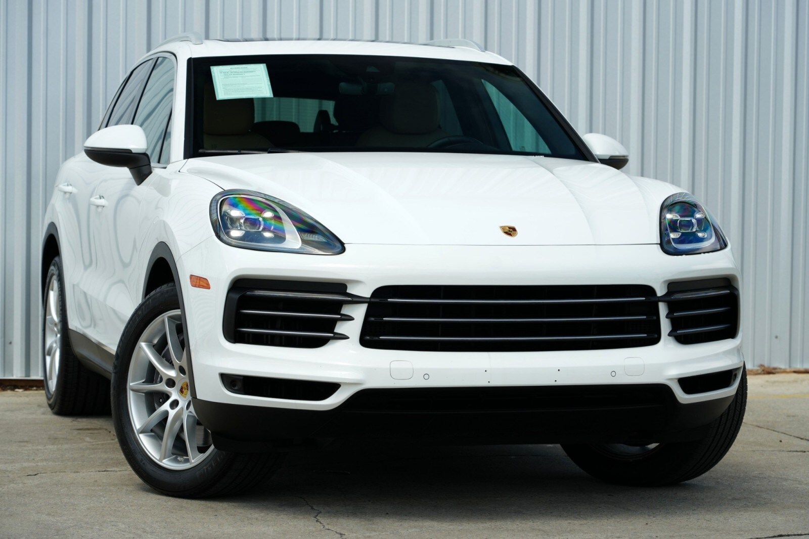 2022 Porsche Cayenne Base photo 2