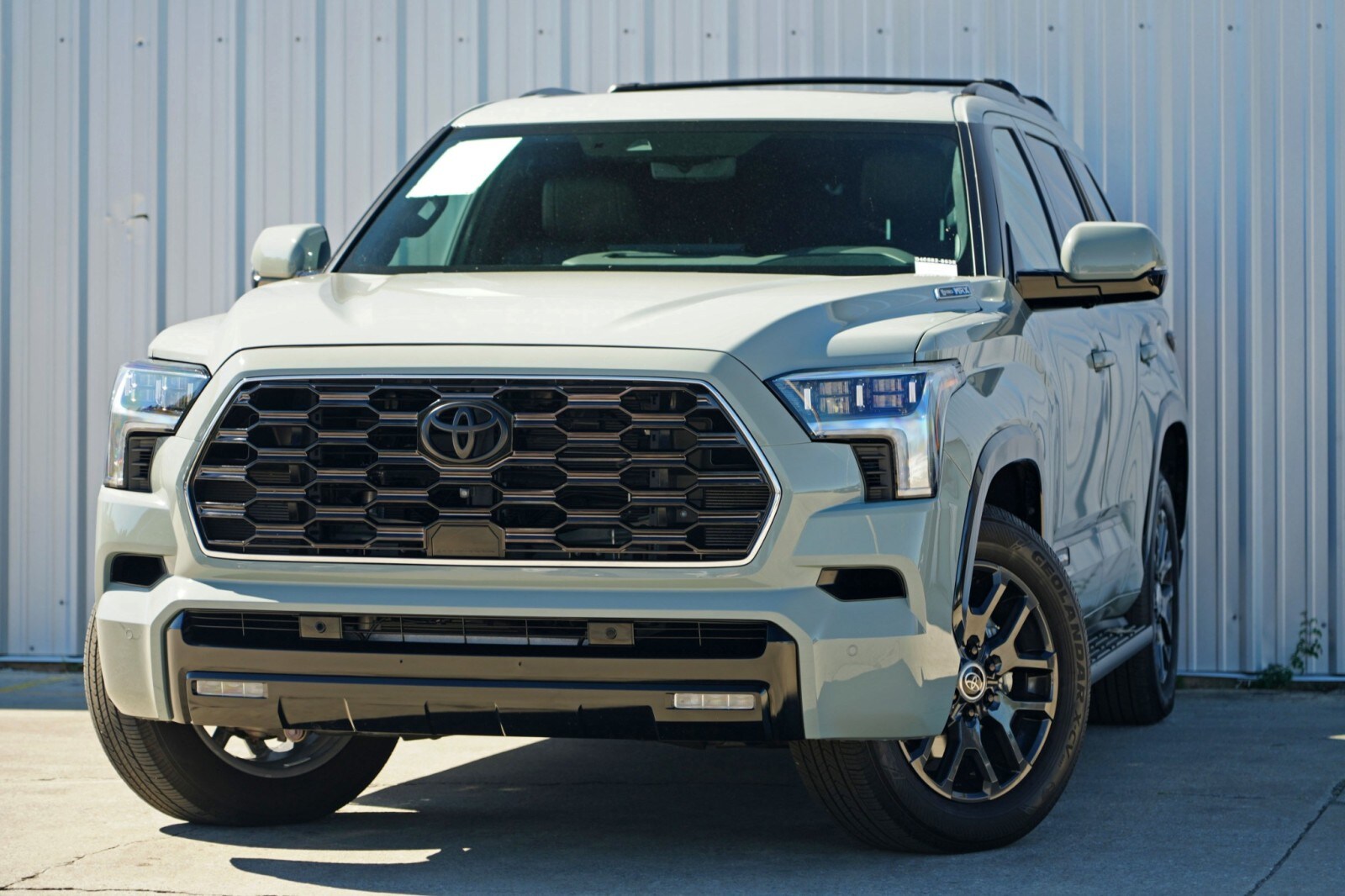 2024 Toyota Sequoia Platinum photo 3