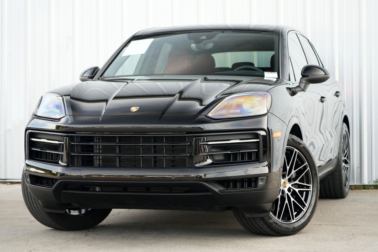 2024 Porsche Cayenne photo 3