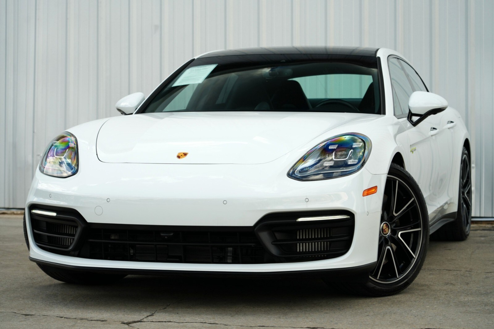 2021 Porsche Panamera 4S E-Hybrid photo 3