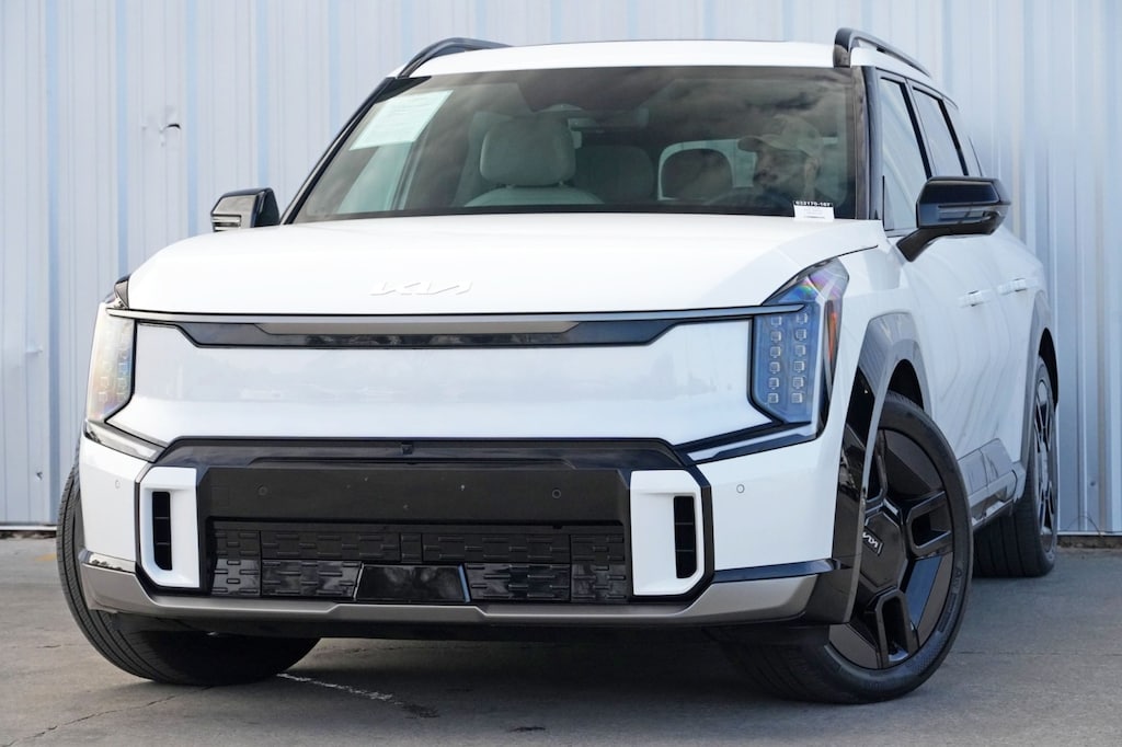 Used 2024 Kia EV9 GT-Line w/ 2nd Row Relaxation Package SUV