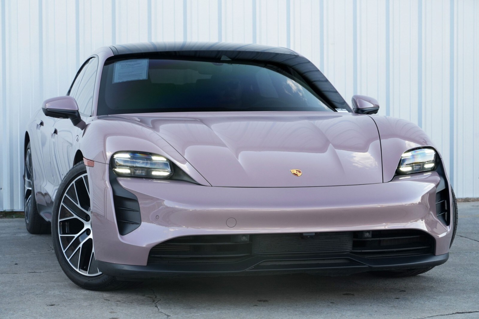 2024 Porsche Taycan photo 4