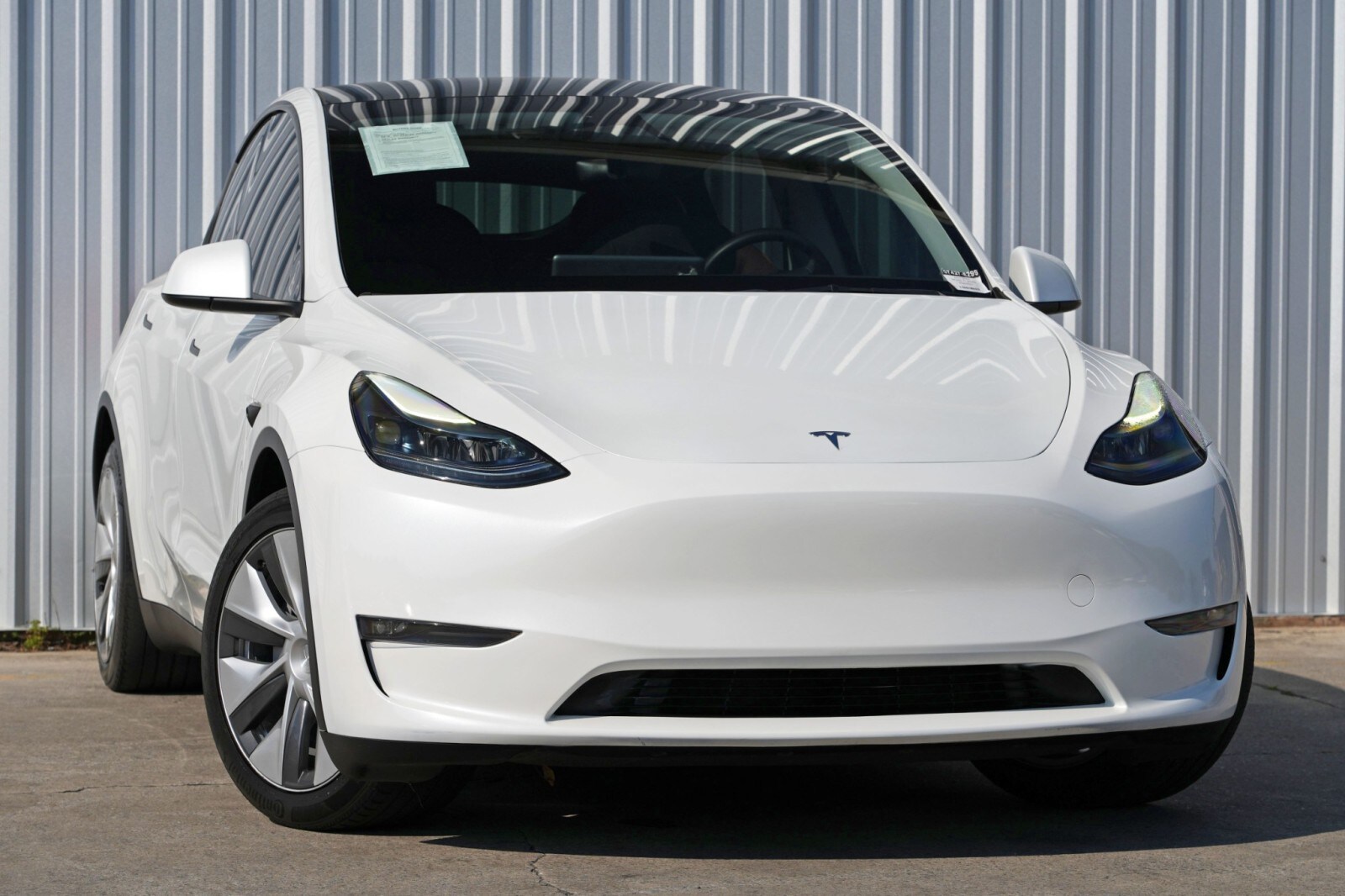 2023 Tesla Model Y Long Range photo 3