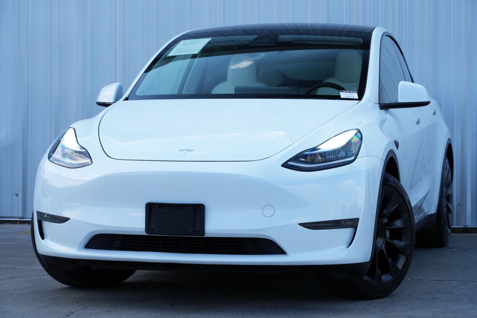2023 Tesla Model Y Long Range photo 3