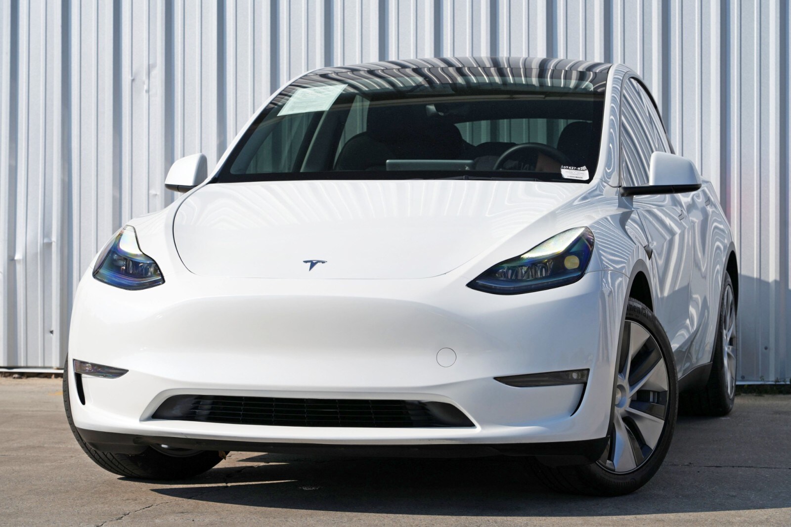 2023 Tesla Model Y Long Range photo 2