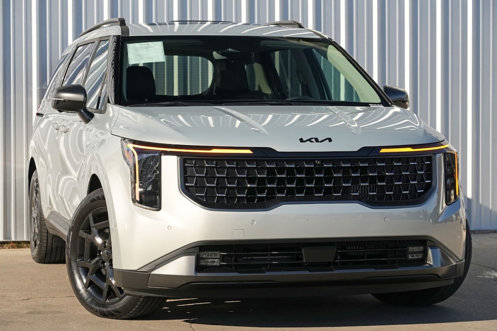 Used 2025 Kia Carnival Hybrid SX w/ Dark Edition Package Van Passenger Van