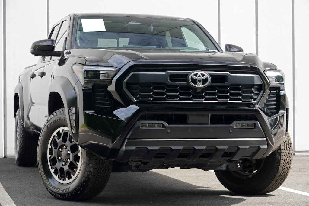 Used 2024 Toyota Tacoma 4WD TRD Off Road w/ Premium Package Truck Double Cab