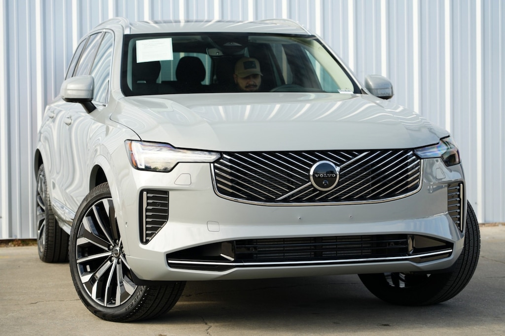 Used 2025 Volvo XC90 Plug-In Hybrid Plus SUV