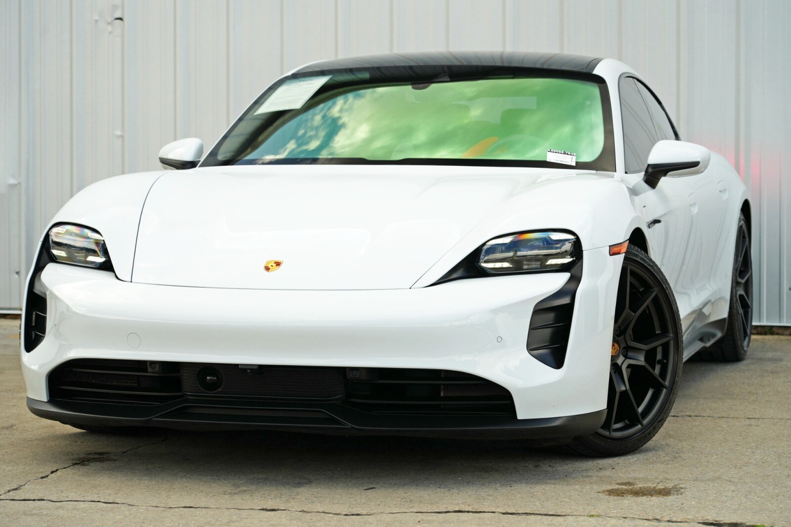2022 Porsche Taycan GTS photo 3