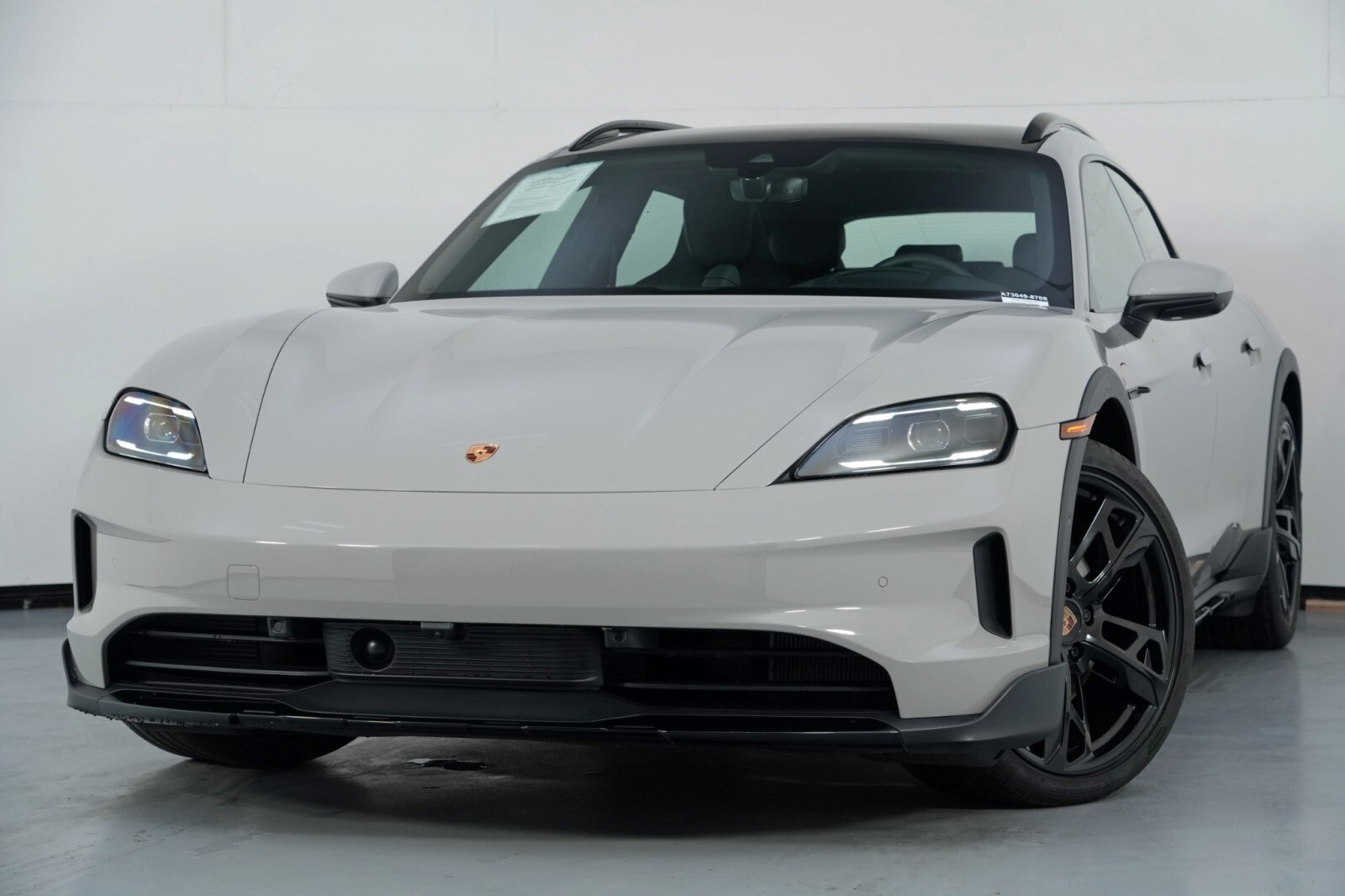 2025 Porsche Taycan 4S photo 3