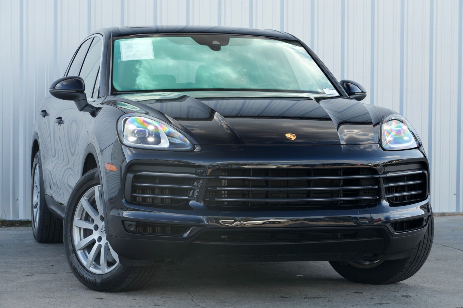 2023 Porsche Cayenne Platinum Edition photo 3