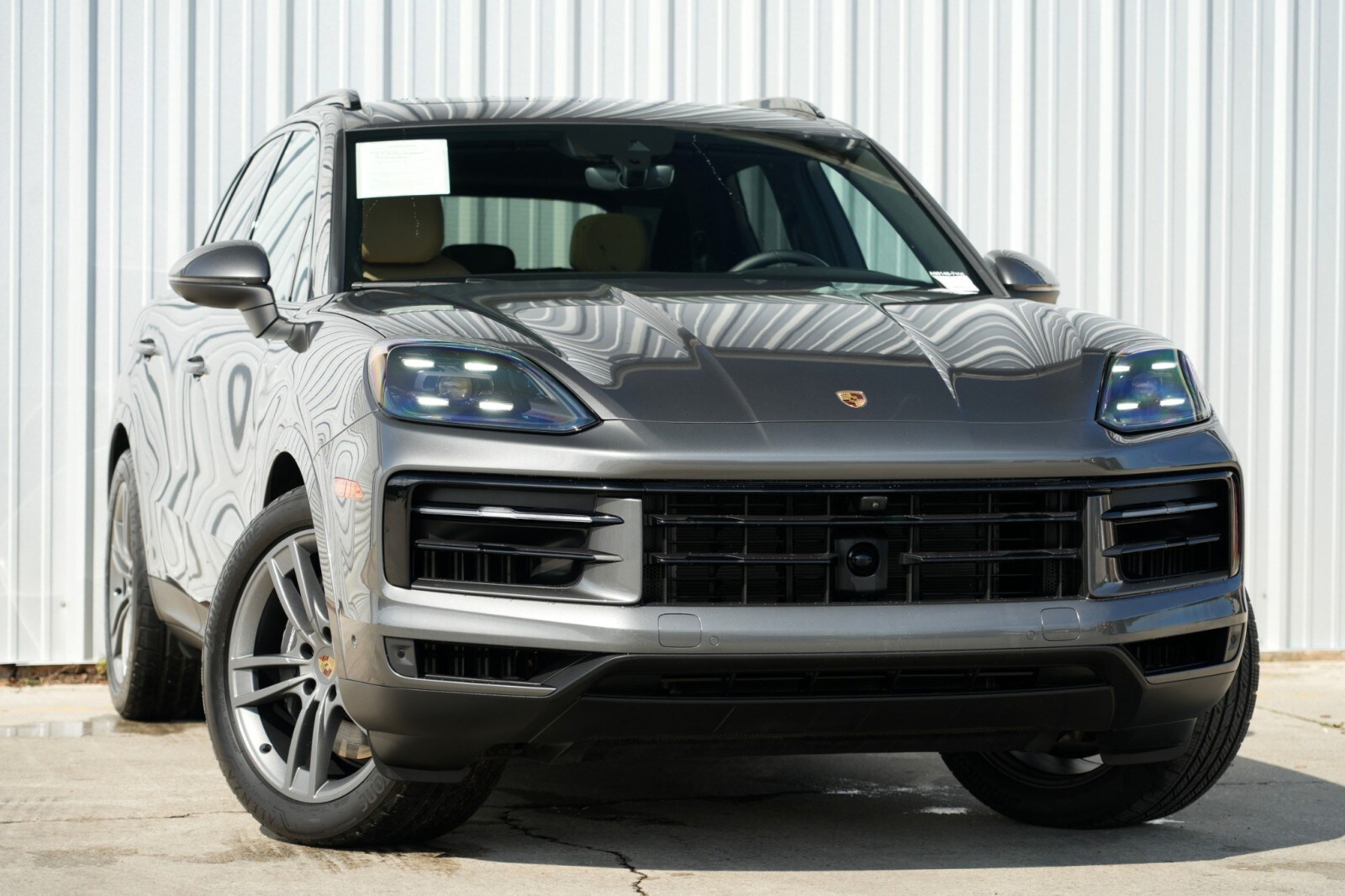 2024 Porsche Cayenne photo 2