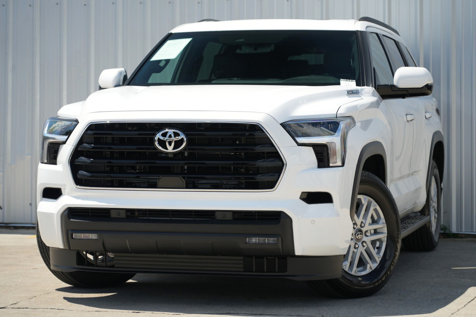 2025 Toyota Sequoia SR5 photo 2