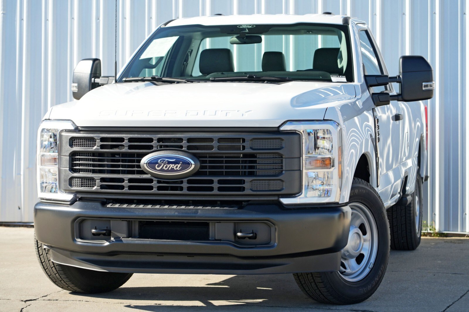 2025 Ford F-350 photo 2