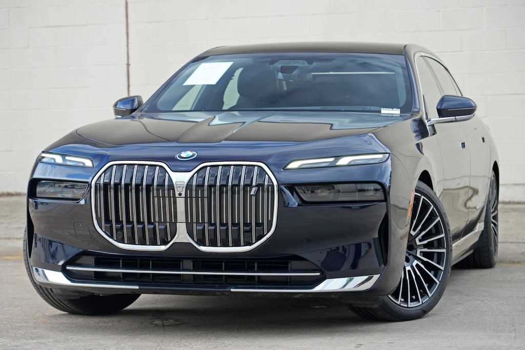 Used 2024 BMW i7 eDrive50 w/ Premium & Driving Assist Packages Sedan