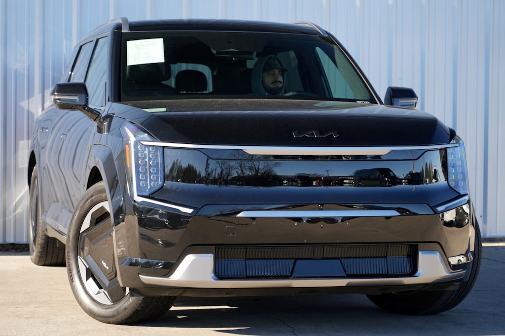 Used 2024 Kia EV9 Land w/ Relaxation Package SUV