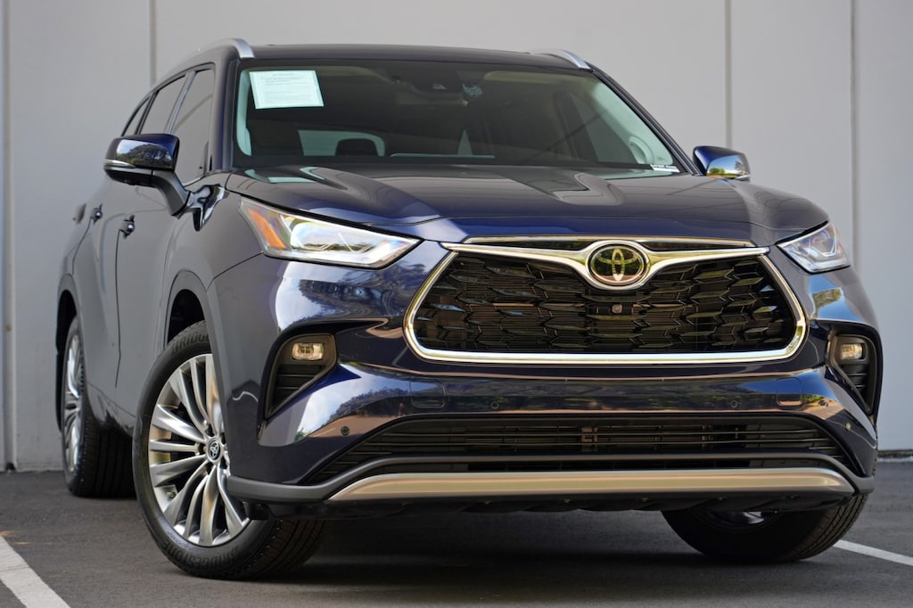 Used 2025 Toyota Highlander Hybrid Platinum SUV