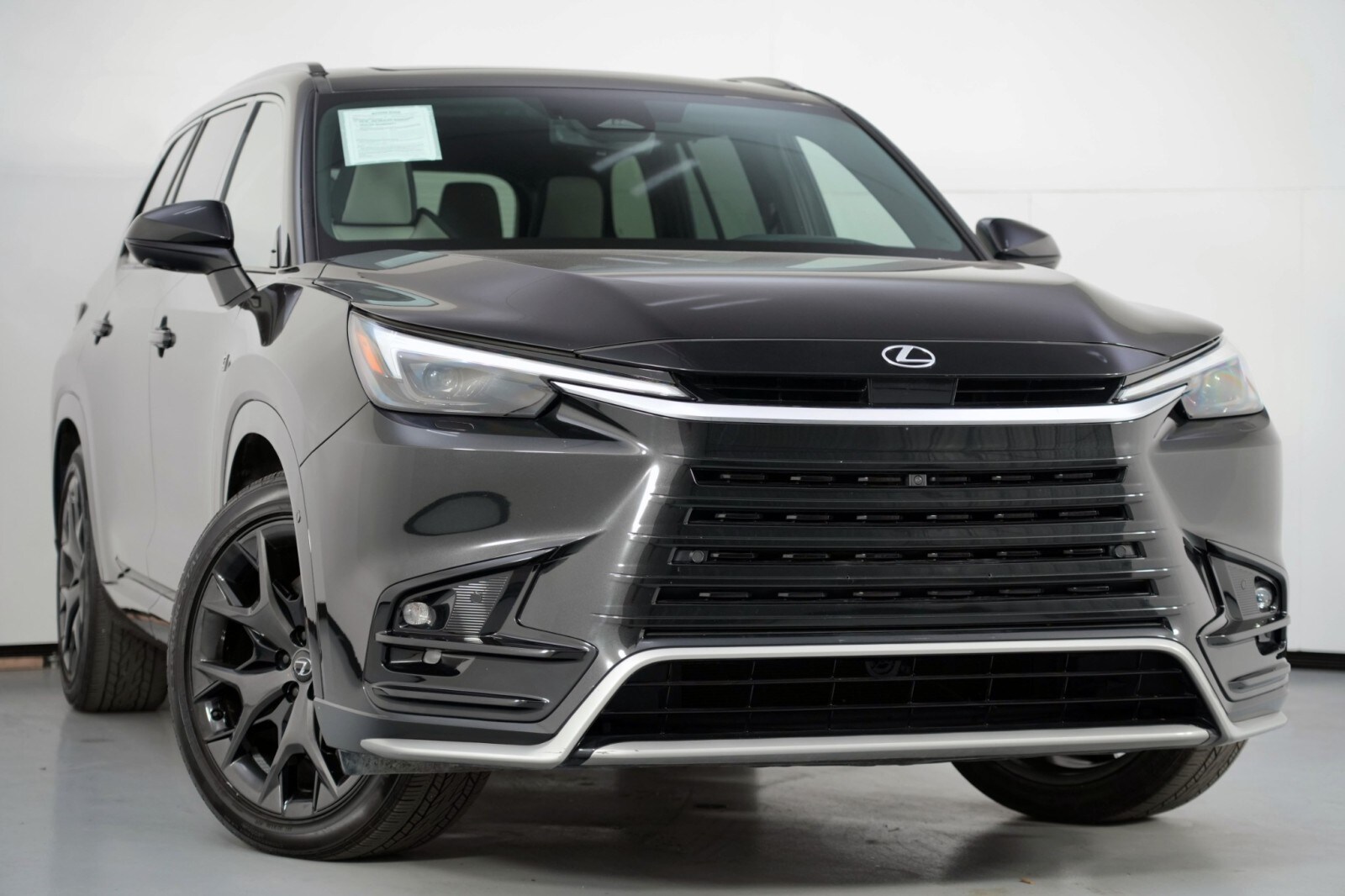 2024 Lexus TX 500h F SPORT Luxury photo 2