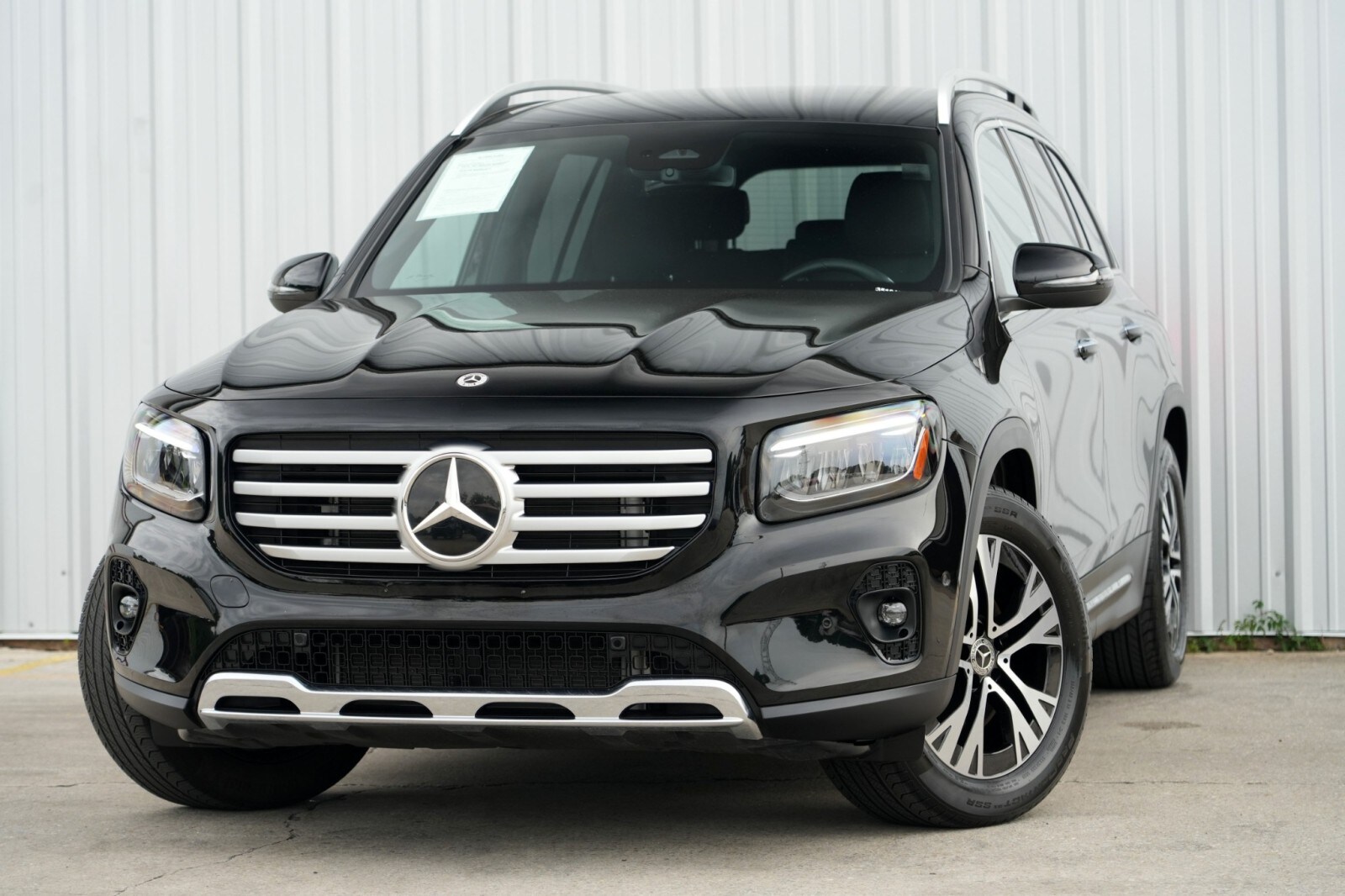 2024 Mercedes Benz GLB 250 photo 3