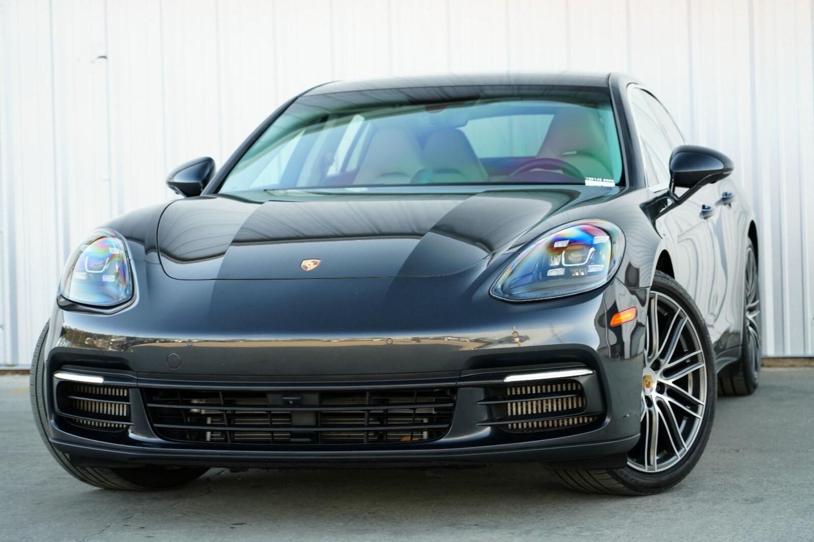2019 Porsche Panamera 4S photo 3
