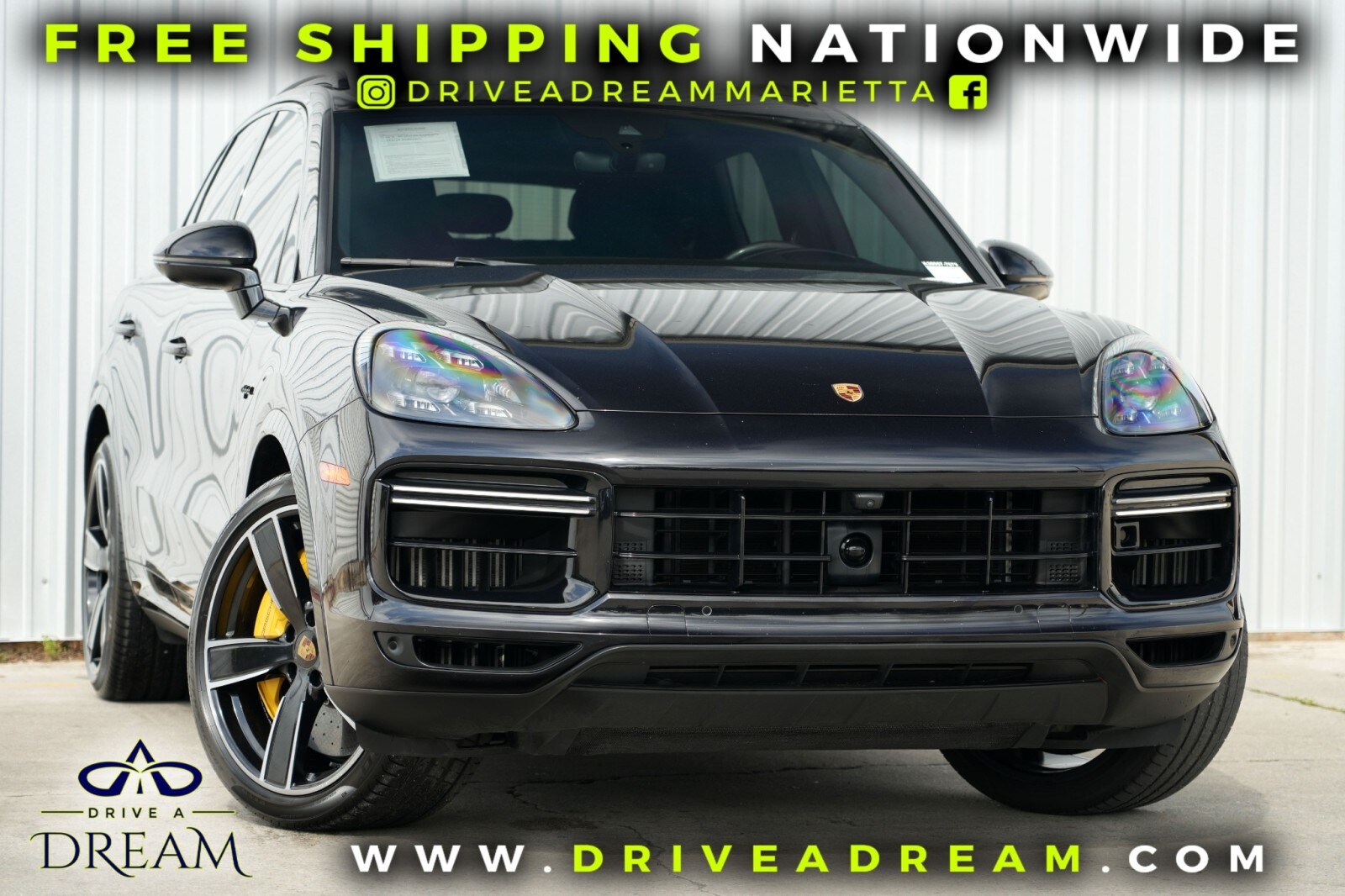 2021 Porsche Cayenne Turbo S E-Hybrid photo 2