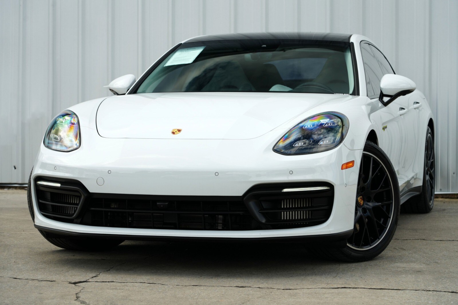 2022 Porsche Panamera 4 E-Hybrid Platinum photo 3