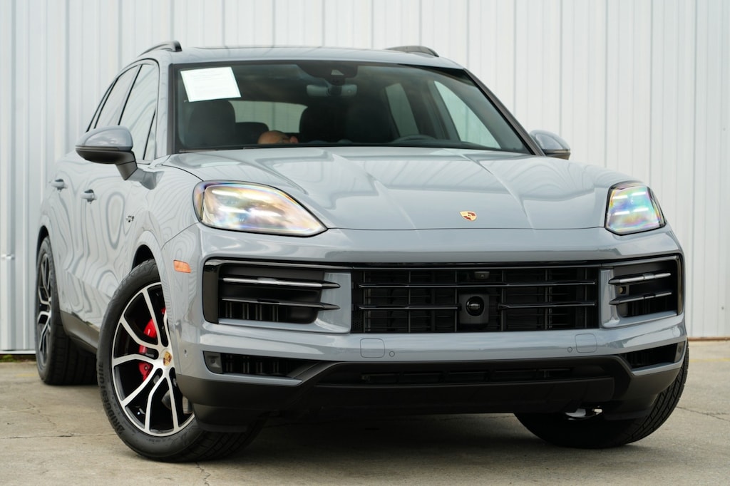 Used 2025 Porsche Cayenne S E-Hybrid w/ Premium Plus & Tech Packages SUV