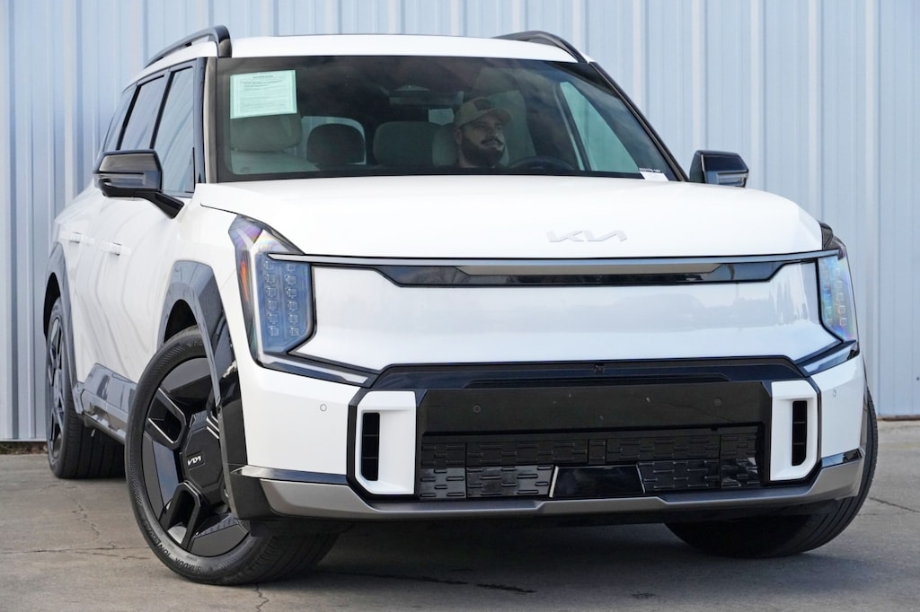 Used 2024 Kia EV9 GT-Line w/ 2nd Row Relaxation Package SUV