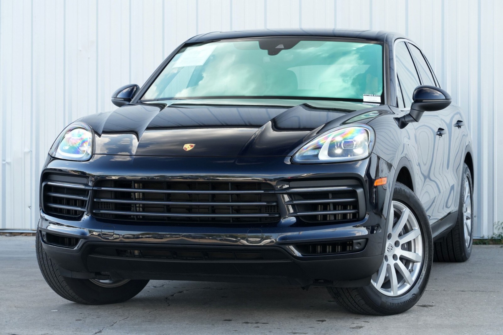 2023 Porsche Cayenne Platinum Edition photo 2
