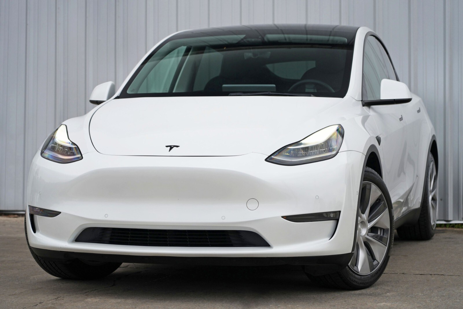 2022 Tesla Model Y Long Range photo 3