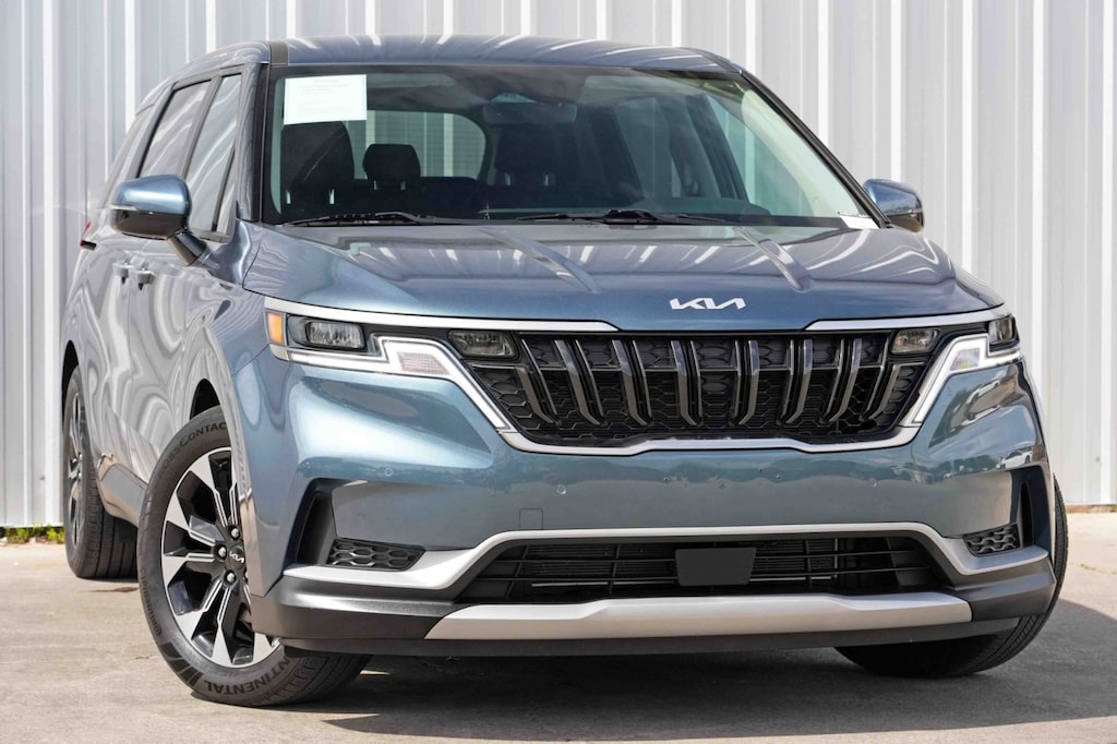 Used 2024 Kia Carnival EX MPV