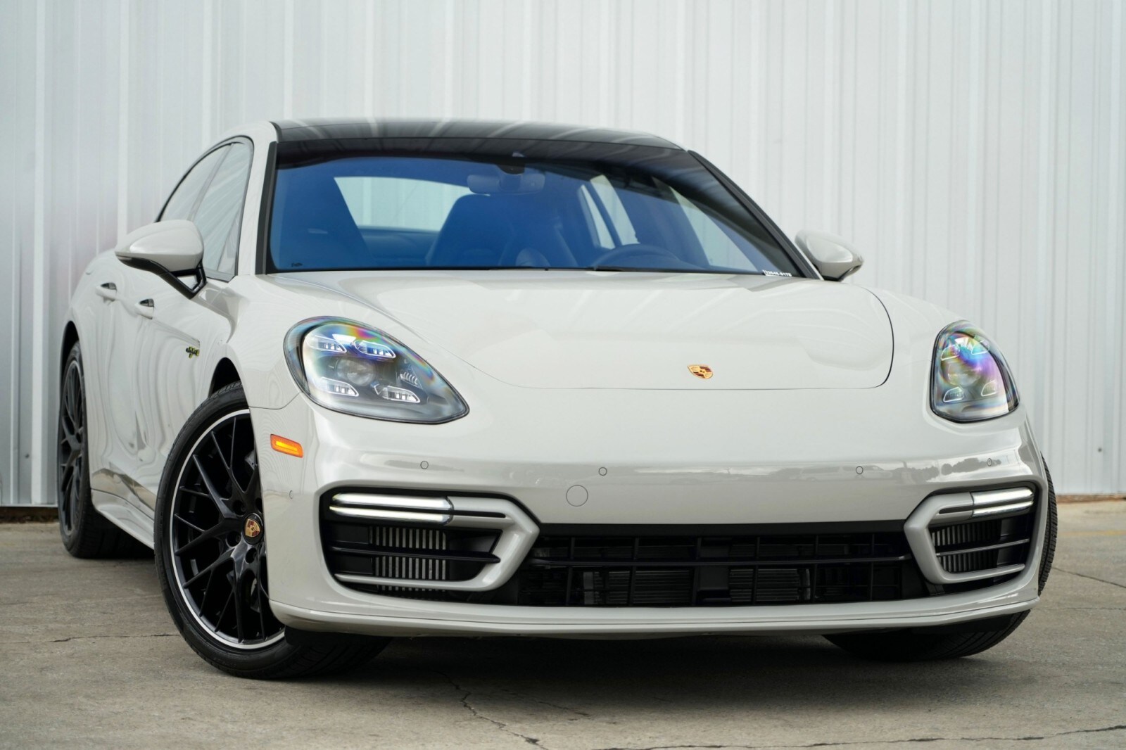 2022 Porsche Panamera 4S E-Hybrid photo 4