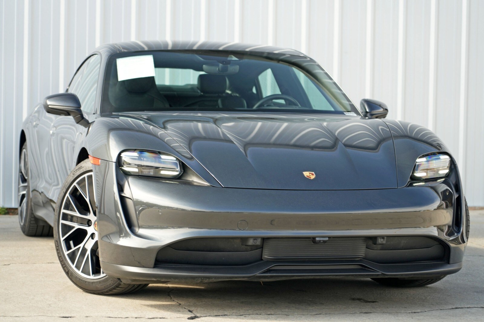 2024 Porsche Taycan photo 4