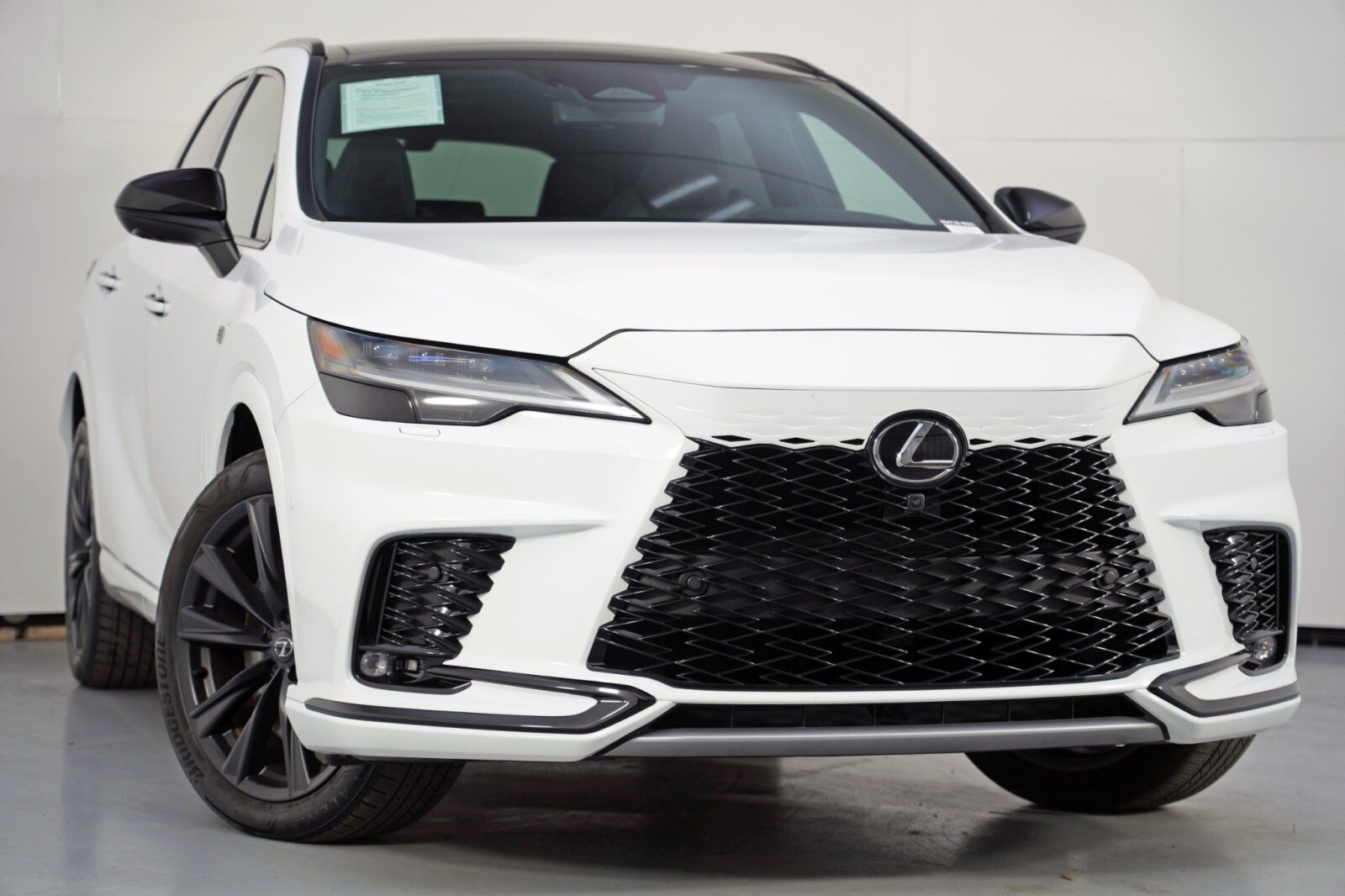 2023 Lexus RX 500h F SPORT Performance photo 3