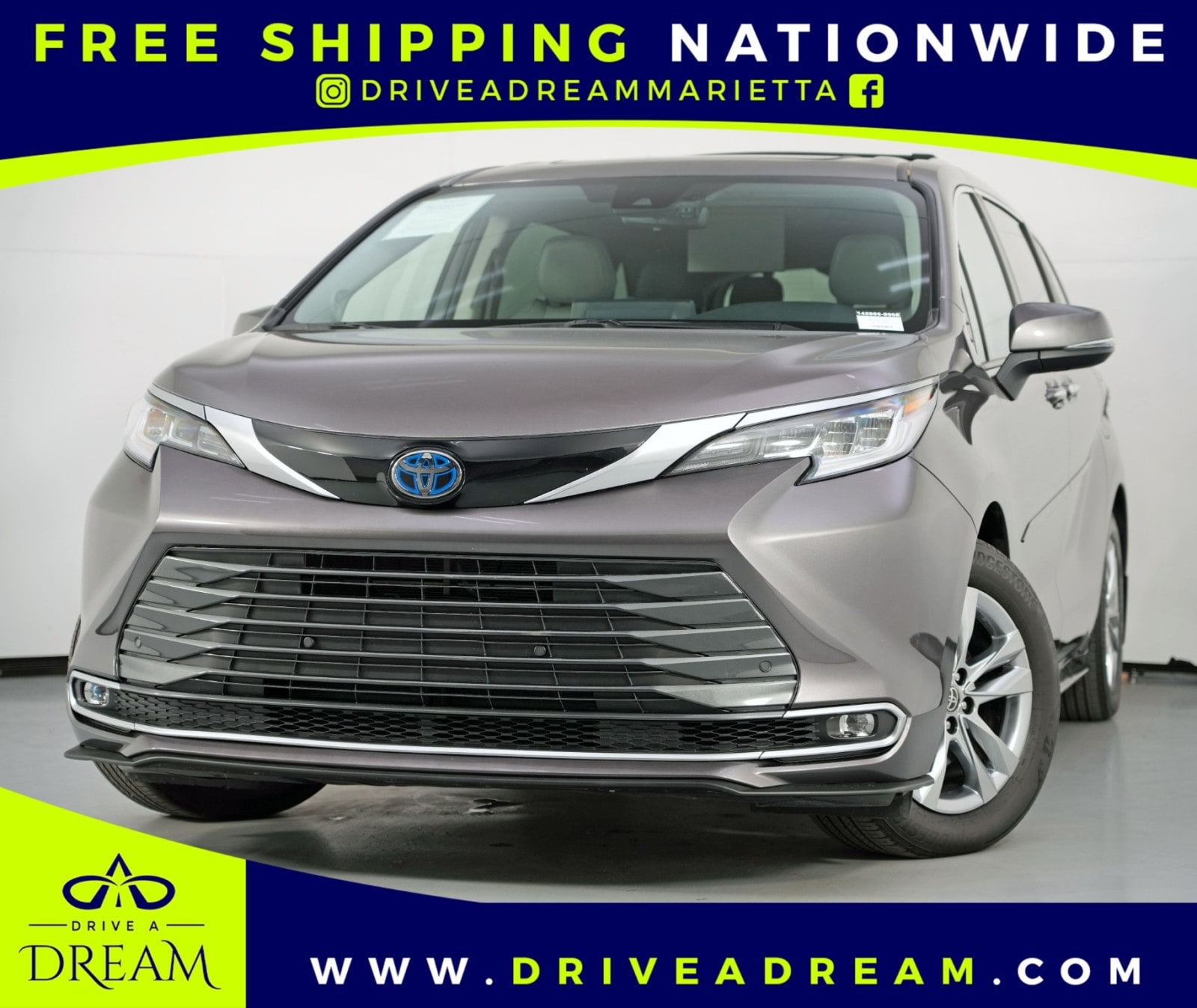 2024 Toyota Sienna Limited's photo