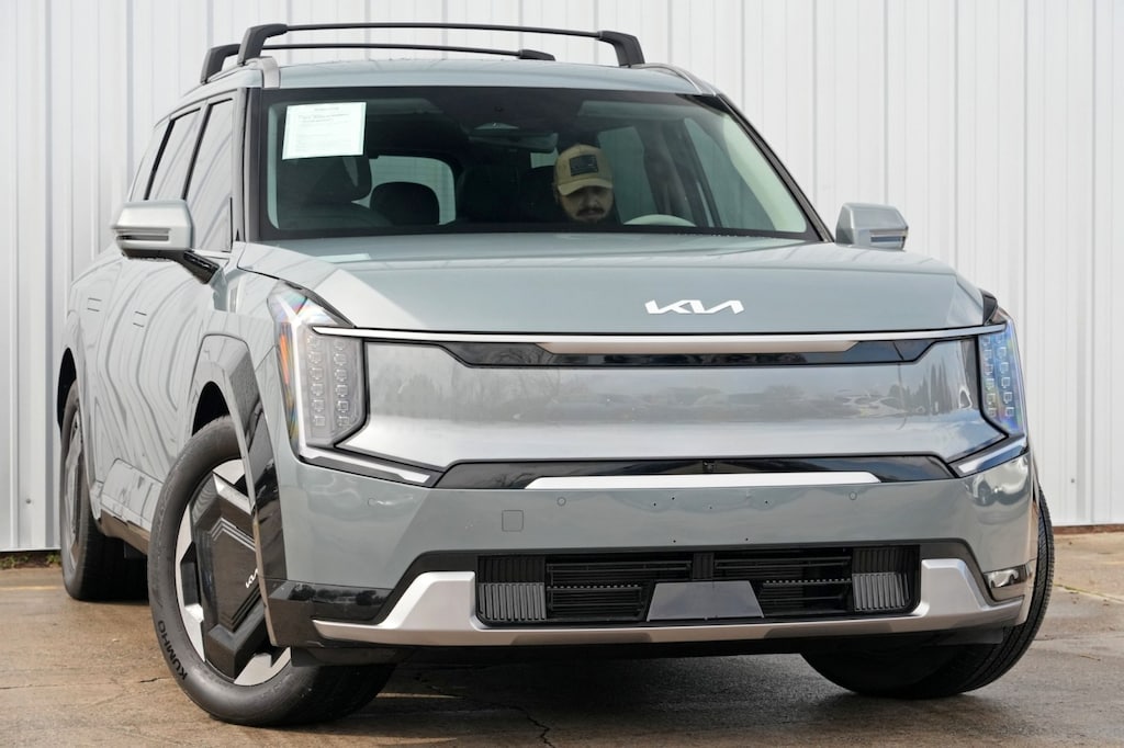 Used 2024 Kia EV9 Land w/ Relaxation Package SUV