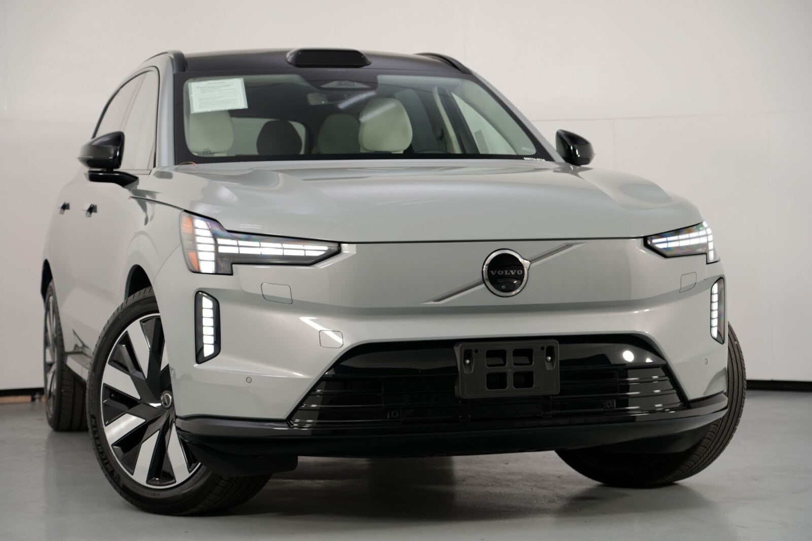 2025 Volvo EX90 Ultra photo 2