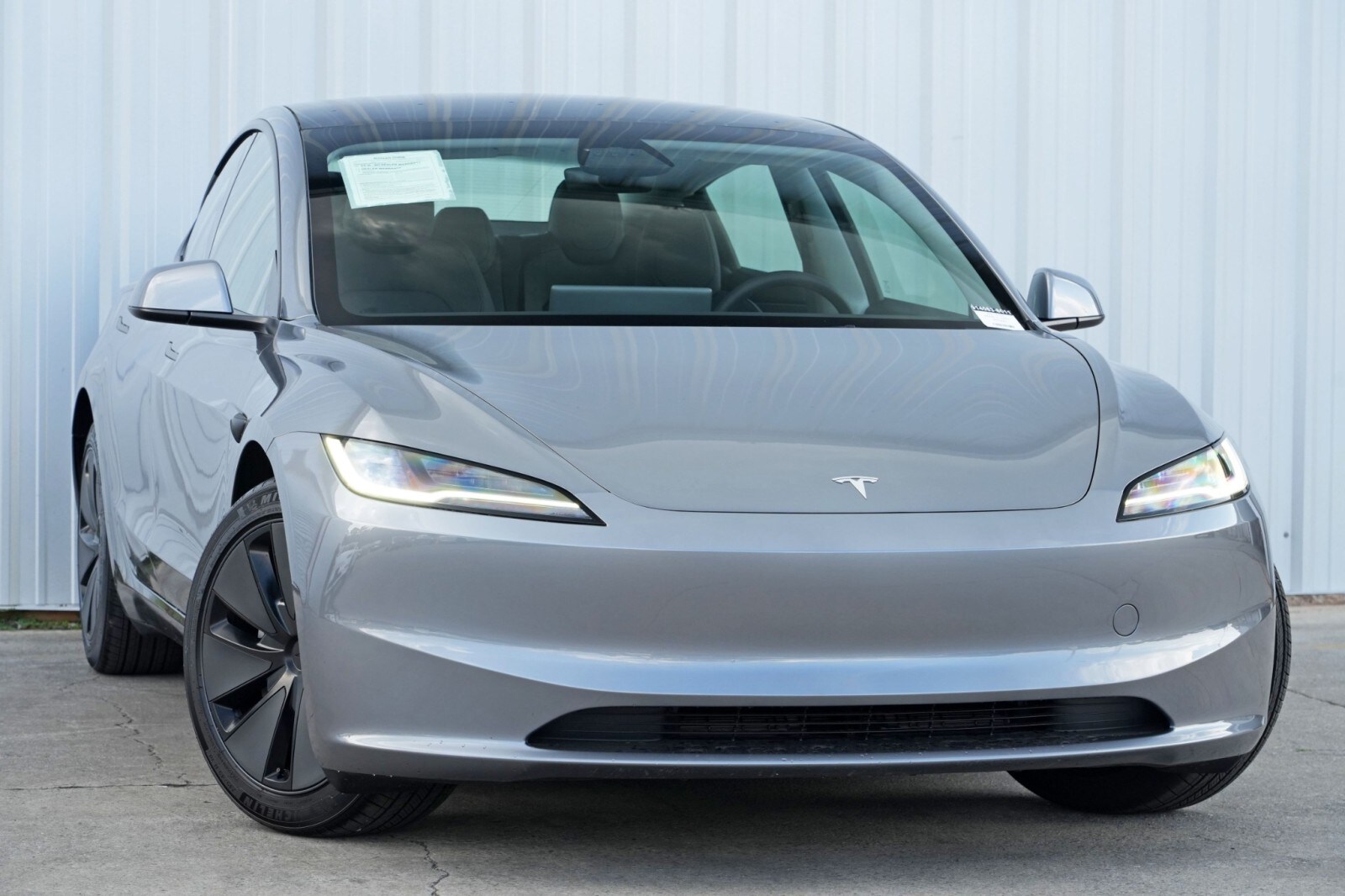 2025 Tesla Model 3 Long Range photo 4