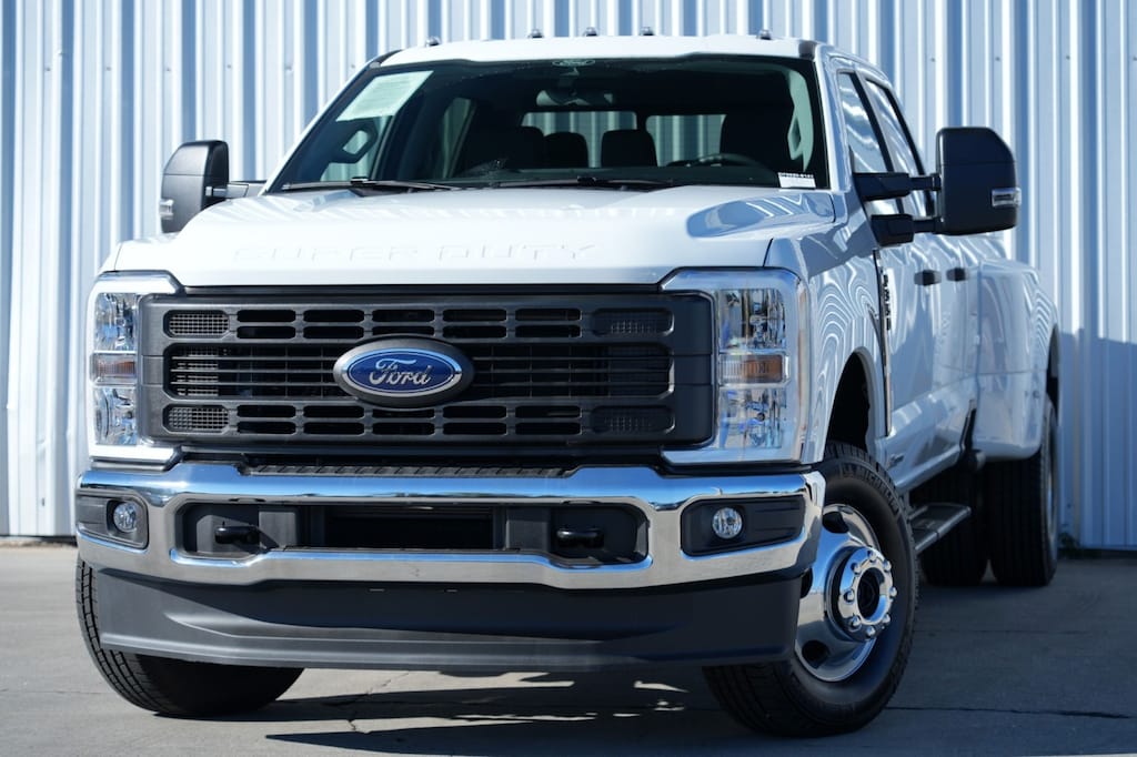 Used 2025 Ford Super Duty F-350 DRW XL Truck Crew Cab