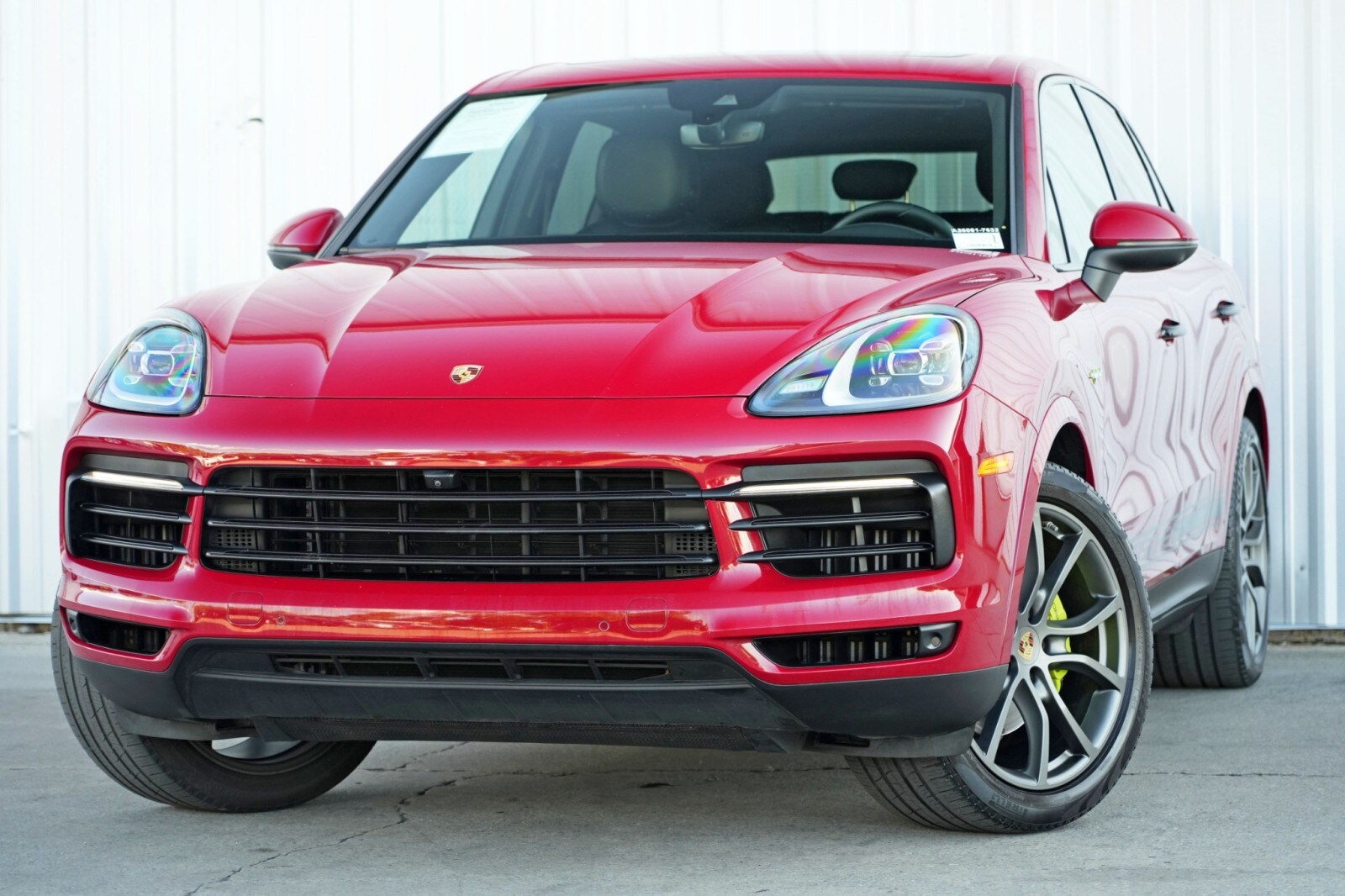 2022 Porsche Cayenne E-Hybrid photo 3