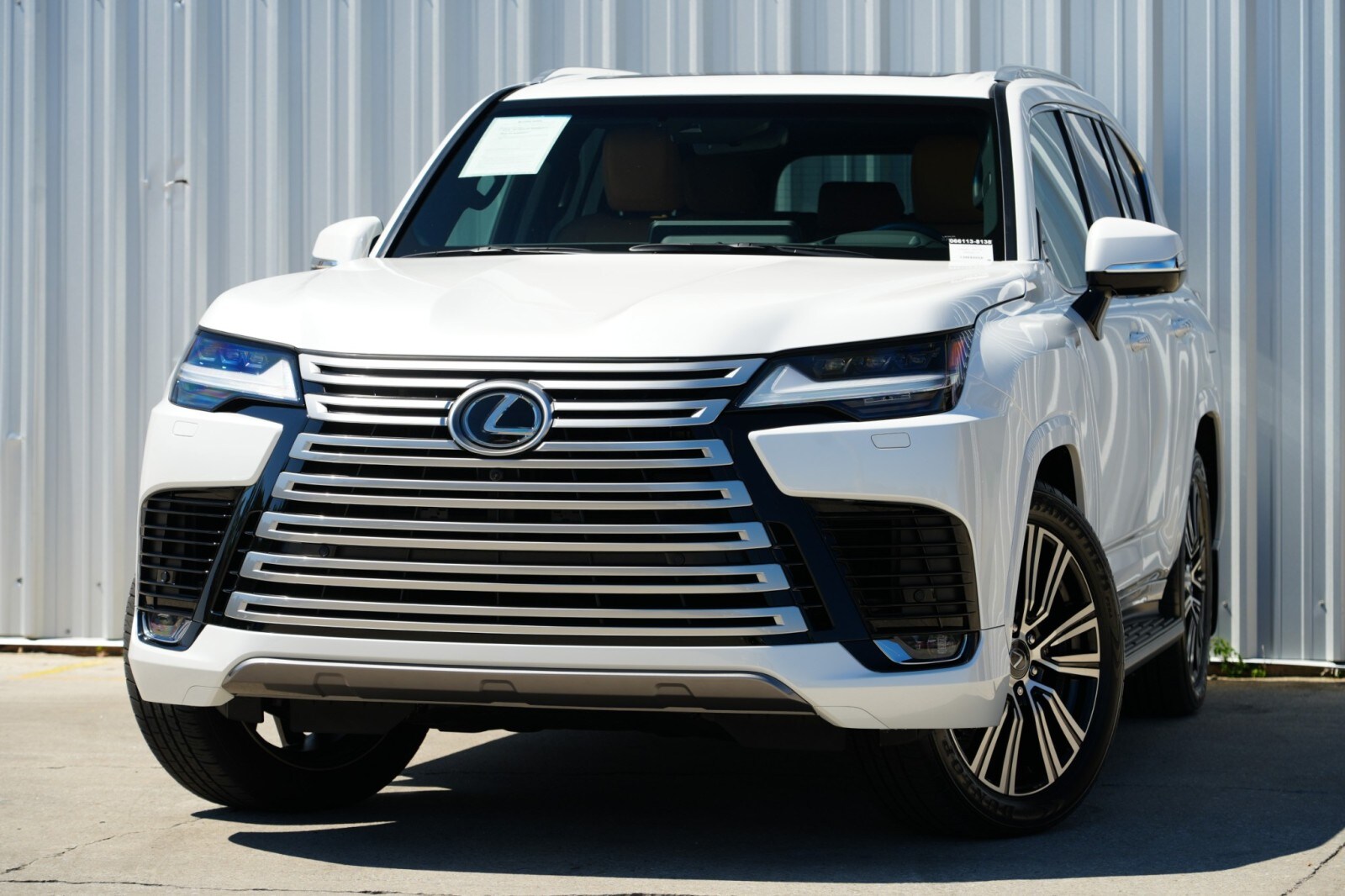 2024 Lexus LX 600 Luxury photo 2
