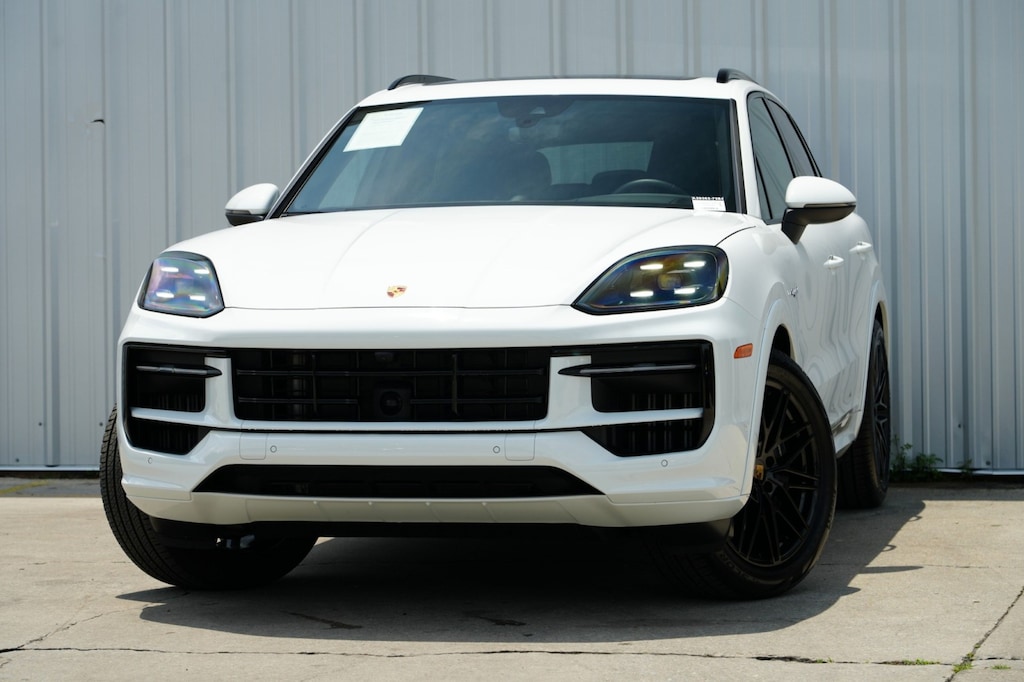 Used 2024 Porsche Cayenne E-Hybrid w/ Premium Plus Package SUV
