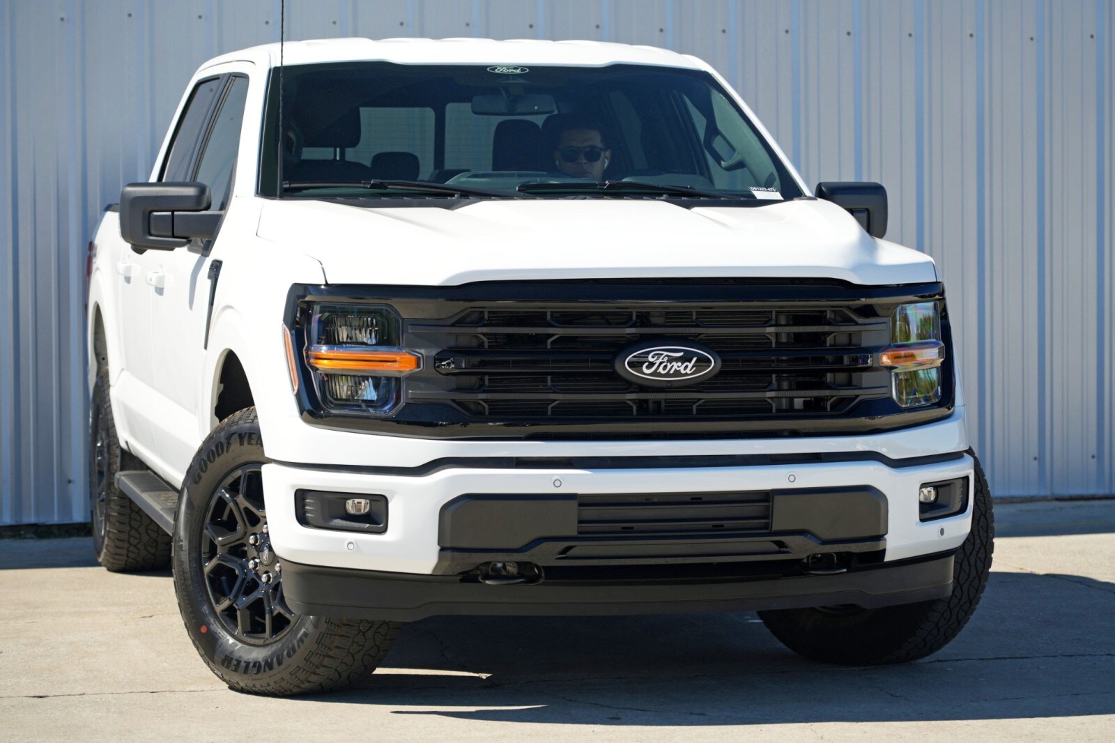 2025 Ford F-150 XLT FX4 photo 4